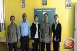 Meliati Obati Kerinduan dengan Mengajar Anak TKI