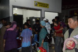 BC Nunukan Periksa Barang TKI Secara Manual