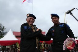 Awang Faroek Anggota Kehormatan Brimob