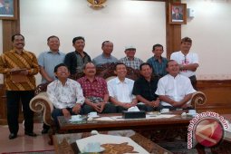 Trah Bung Karno "Cairkan" Pastika-Mega