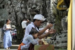 WISATA GOA GAJAH