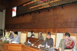 DPRD Tetapkan APBD Kaltim 2013 Rp13 Triliun
