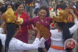 Joged Bumbung  Tabanan Pecahkan MURI