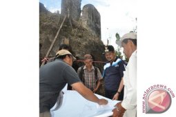 BENTENG PENGARON RUNTUH