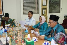 RAPAT DEWAN MAHKOTA