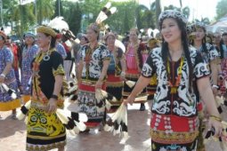 Tarian Hudoq Kawit