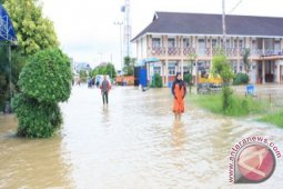 SEKOLAH LIBUR KARENA BANJIR