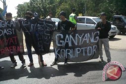 Solmadapar Kalbar Serukan "Ganyang" Koruptor