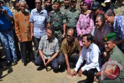 Anggota MPR Kunjungi Patok Perbatasan 3 Indonesia-Malaysia