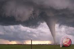 Dua warga Cilacap terluka akibat puting beliung