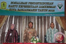 Warga Miskin  Peroleh Kartu Sehat