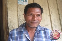 Pembuat Arang Kayu Kesulitan Bahan Baku
