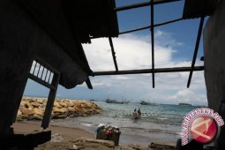 Terpadu, penanganan abrasi Karawang