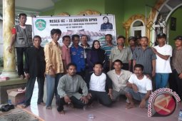 Syarifah Masitah Dengarkan Tangis Petani Sawit