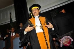 73 hakim dihukum disiplin pada 2012