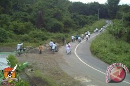 Waspadai Jalan Lokasi Wisata Loksado