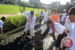 Hadi Mulyadi Serap Aspirasi sambil Gelorakan Semangat Gotong Royong