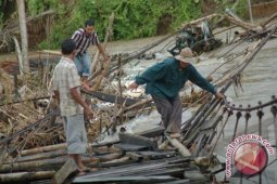Jembatan Margasari Putus Satu Orang Tewas