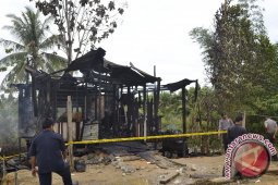 Ditinggal Penghuni, Rumah Hangus Terbakar