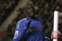 Demba ba: torres masih tetap pemain utama chelsea