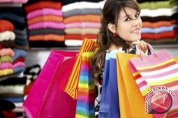 Wanita AS Rela Beli Busana Palsu Untuk Tampil Modis