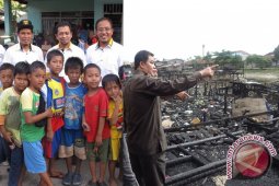 Yahya dan Hadi Bantu Korban Kebakaran Sidodadi