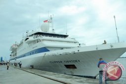 Kapal pesiar "Silver Shadow" sandar di Surabaya