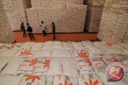 Bulog Target 2014 Serap Beras Petani 3,85 Juta Ton