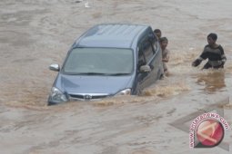 Presiden SBY Minta Penanggulangan Banjir Dioptimalkan