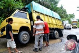 Jalan Provinsi di Kabupaten Paser Rusak Parah