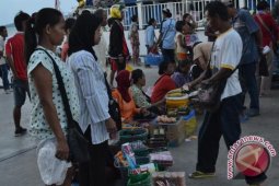 Menggapai Mimpi di Pelabuhan Tunon Taka