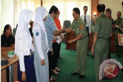 PENYERAHAN BEASISWA