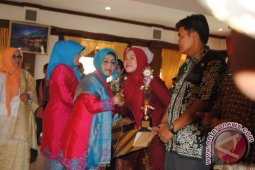 Penghargaan kepada perempuan