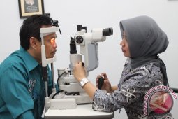 WAGUB PERIKSAKAN MATA