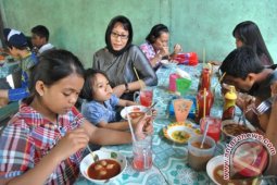 Bersama Anak Korban Kebakaran