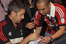 TANDING PERSAHABATAN MILAN GLORIE