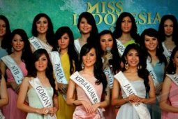 JELANG PEMILIHAN MISS INDONESIA