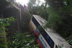 KECELAKAAN BUS