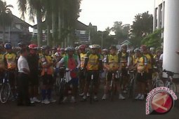 Balap Sepeda - Menko Kesra Lepas Tour D'Khatulistiwa 2013