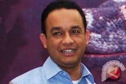 Anies dorong kursi roda difabel susuri Jalan Thamrin