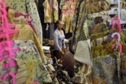 PAMERAN KAIN TRADISIONAL