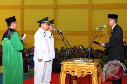 GUBERNUR LANTIK BUPATI TAPIN