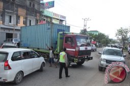 Jalur Alternatif Terhambat