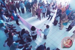 Guru diminta unjuk rasa sore hari