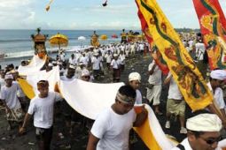 MELASTI JELANG NYEPI