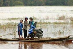 SATU KELUARGA TERISOLIR
