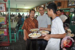 Menikmati Soto Sambil Wisata