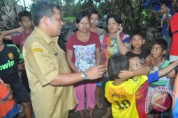 Bupati Beri Bantuan Korban Kebakaran Parit Bugis