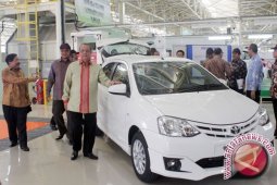 Menhub Ingin Program Mobil Murah Perhatikan Infrastruktur