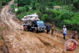 Bangun Jalan Alternatif ke Kalteng